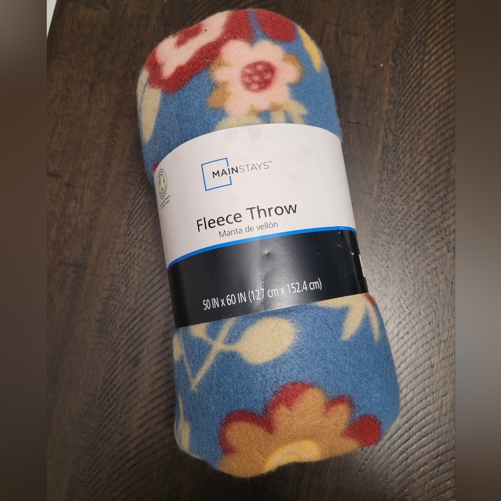 Fleece throw blanket